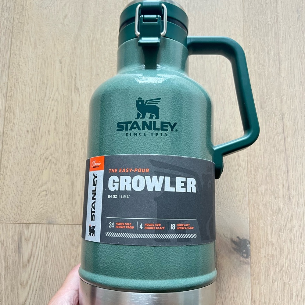 NWT Stanley Classic Green Growler